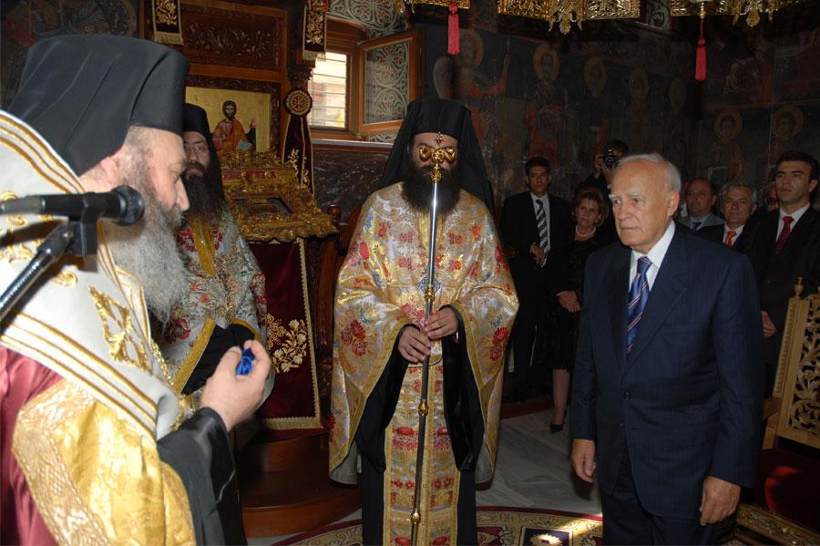 Πρόεδρος Δημοκρατίας Παπούλιας 001